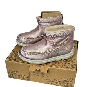 Manitobah Mukluks Womens Reflections Ankle Boots, Pink Leather, Shearling, Sz 5